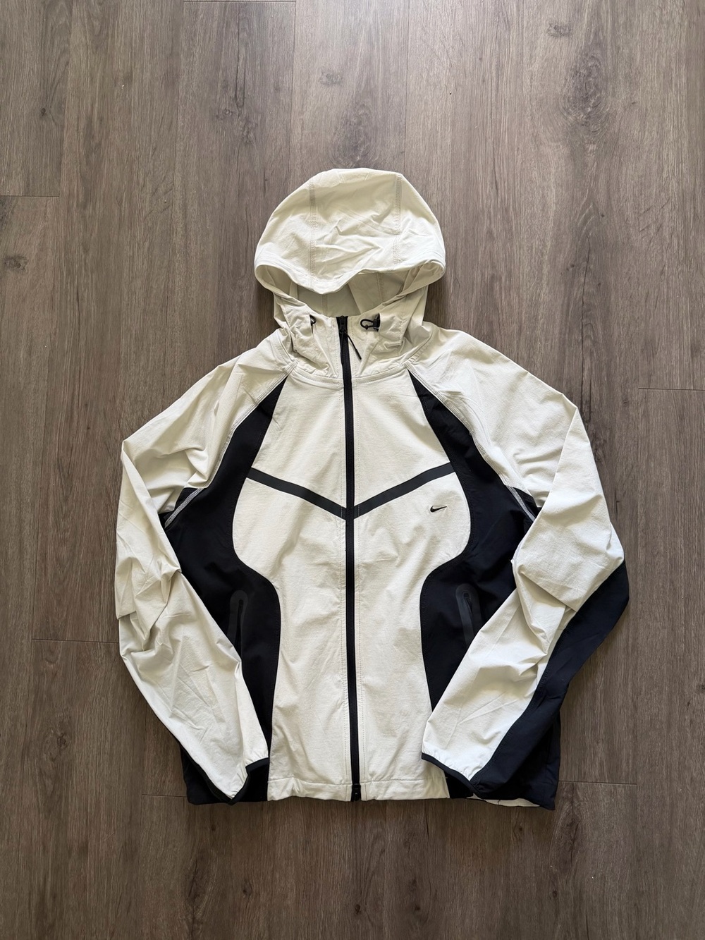 Nike Tech Dri-Fit Woven Color-Block Windrunner Jacket